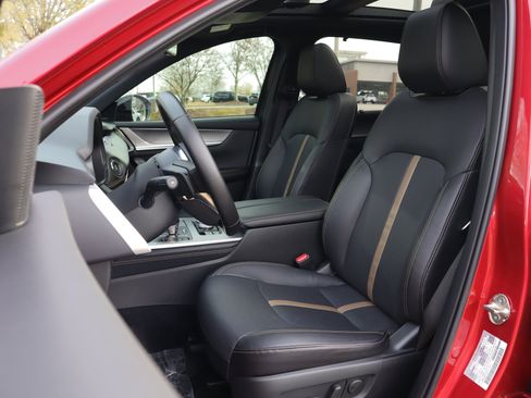 Certified 2025 MAZDA CX-70 3.3 Turbo w/ Premium Plus Pkg image 8