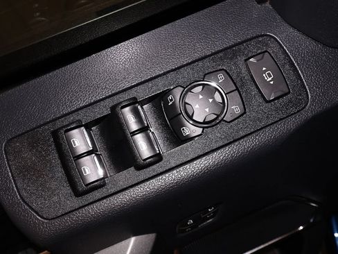 Certified 2022 Ford F350 Platinum AWD/4WD image 9