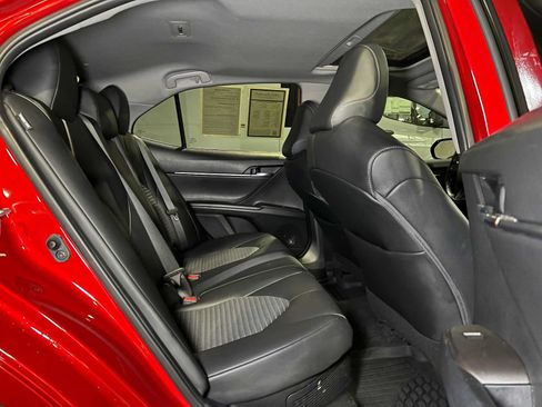 Used 2022 Toyota Camry SE w/ Audio Upgrade Package FWD image 13