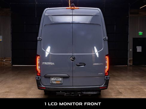 Used 2024 Mercedes-Benz Sprinter 3500 image 7