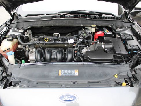 Used 2017 Ford Fusion SE w/ Fusion SE Technology Package FWD image 41