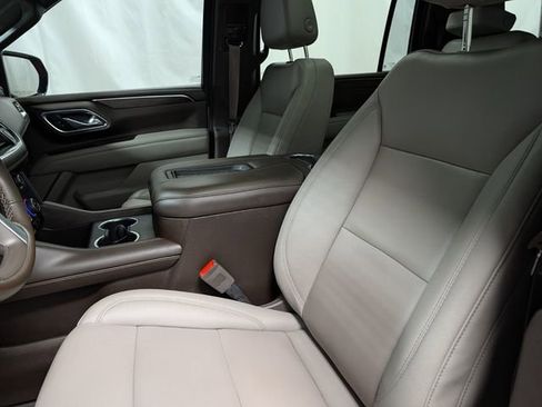 Used 2023 Chevrolet Suburban Z71 AWD/4WD image 11