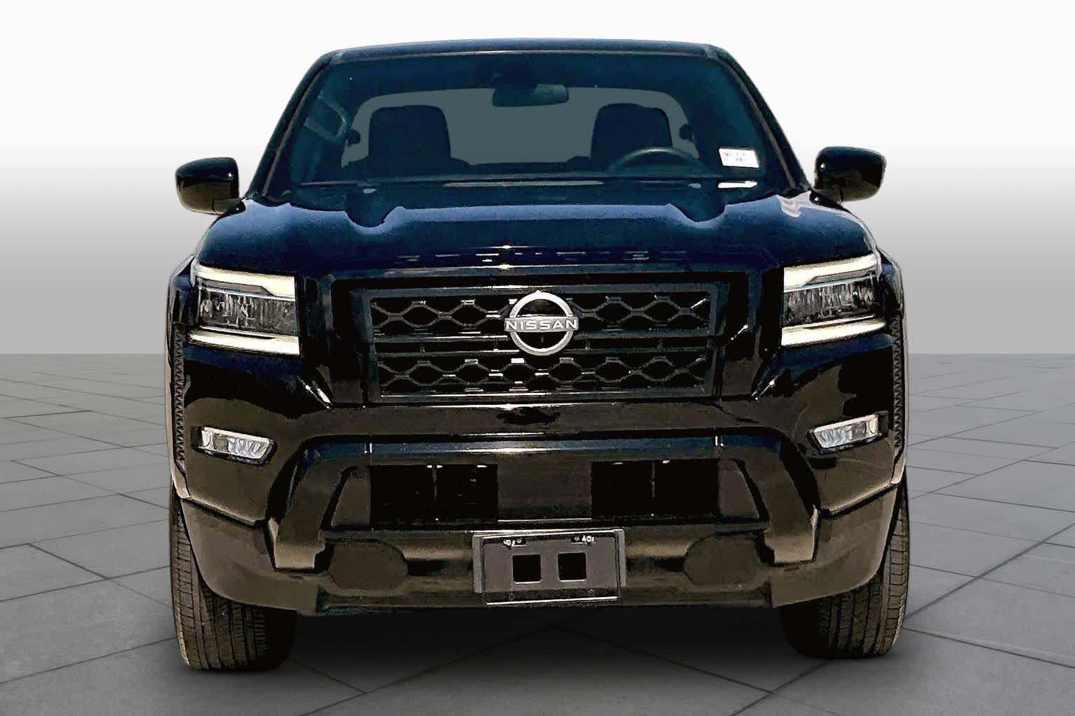 Used 2023 Nissan Frontier SV w/ Midnight Edition Package RWD image 3