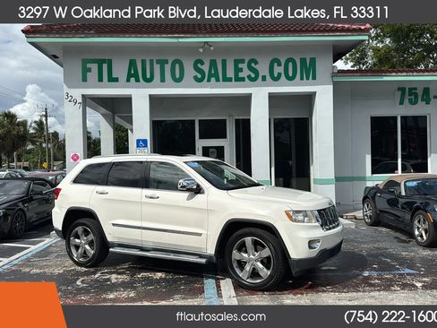 Used 2012 Jeep Grand Cherokee Overland w/ Mopar Chrome Edition Group image 3