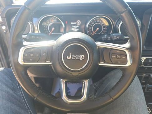 Used 2022 Jeep Wrangler Unlimited Sahara AWD/4WD image 16