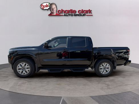 Certified 2022 Nissan Frontier SV w/ Technology Package AWD/4WD image 3