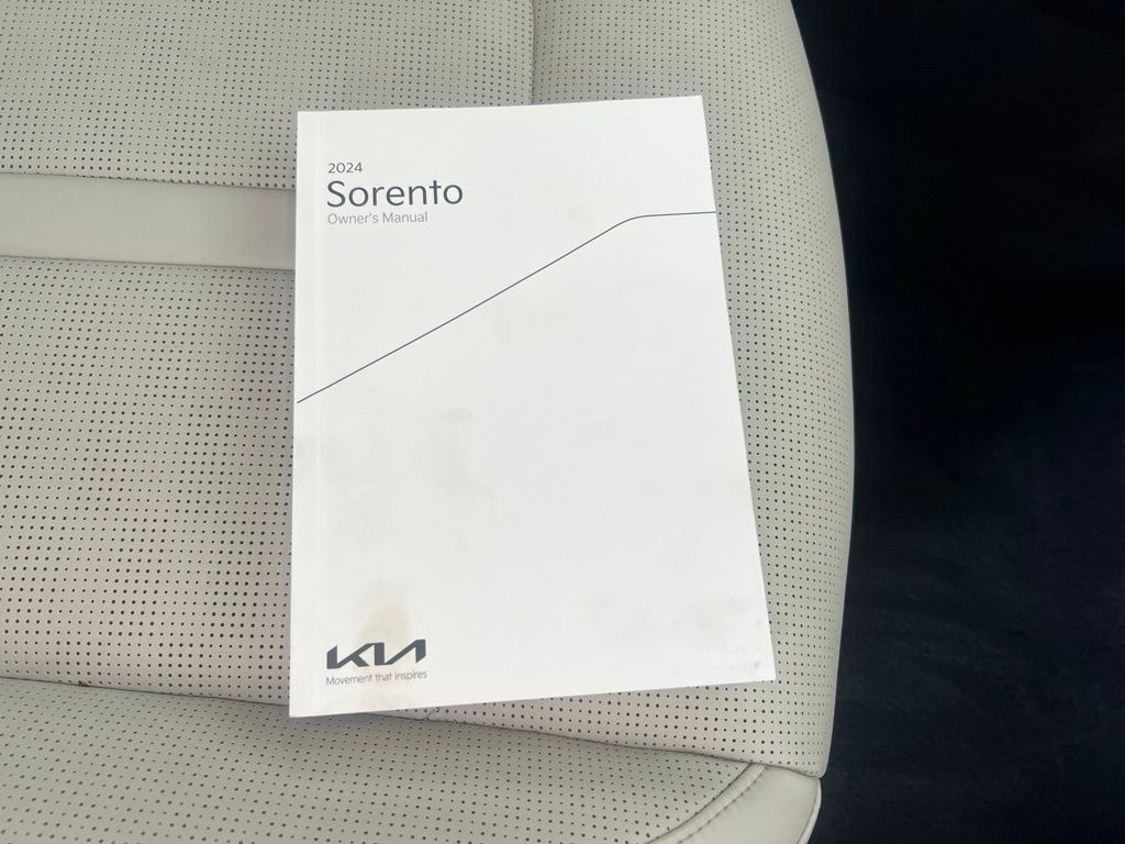 Certified 2024 Kia Sorento S w/ Panoramic Sunroof Package FWD image 26