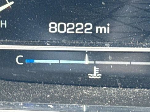 Used 2023 GMC Yukon AT4 w/ Technology Package image 30