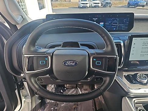 New 2026 Ford Expedition Max Platinum image 16