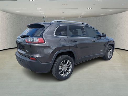 Used 2019 Jeep Cherokee Latitude Plus image 3