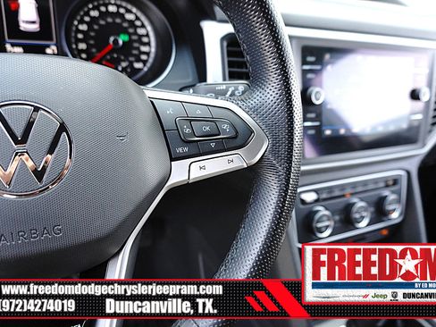 Used 2021 Volkswagen Atlas Cross Sport SE w/ Panoramic Sunroof Package FWD image 26