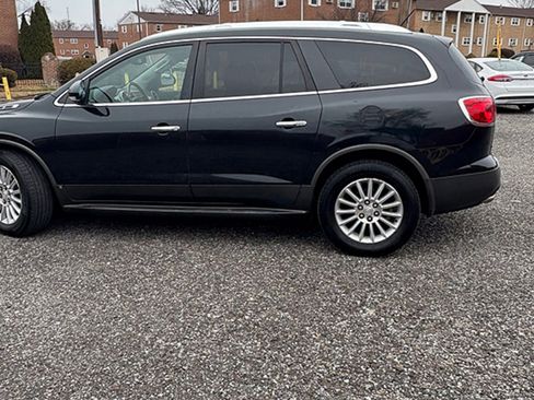Used 2010 Buick Enclave CXL image 6