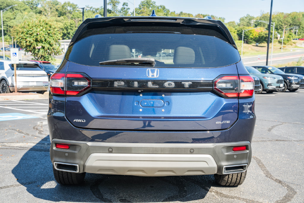 Used 2023 Honda Pilot Elite image 5