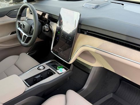 New 2026 Volvo EX90 Plus image 11
