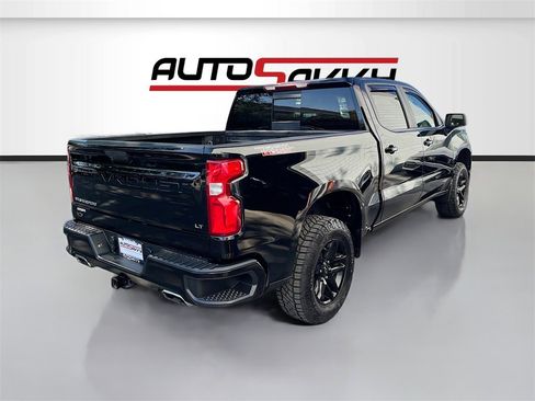 Used 2022 Chevrolet Silverado 1500 LT Trail Boss w/ Convenience Package II image 7