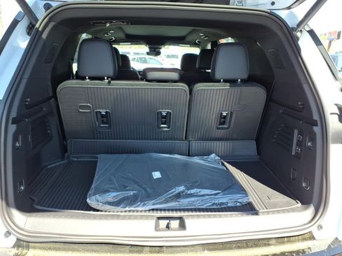 New 2026 Chevrolet Traverse RS w/ LPO, Floor Liner Package image 15