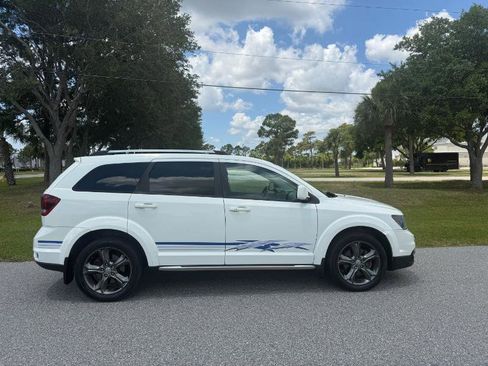 Used 2015 Dodge Journey Crossroad w/ Flexible Seating Group FWD image 2