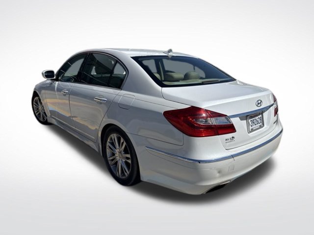 Used 2012 Hyundai Genesis 3.8 w/ Premium Pkg RWD image 7