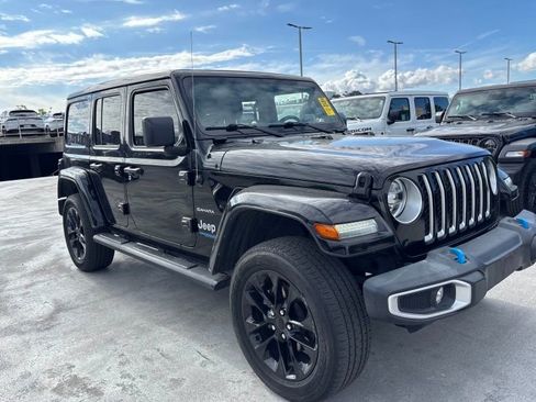 Used 2022 Jeep Wrangler Unlimited Sahara w/ Cold Weather Group AWD/4WD image 1
