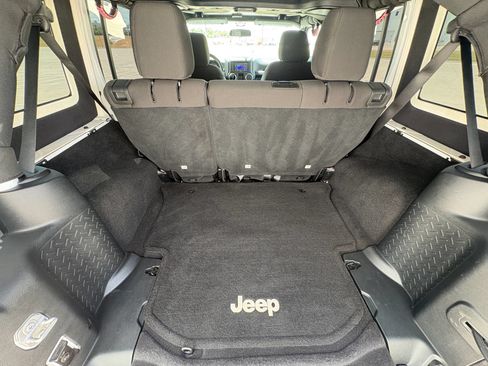 Used 2016 Jeep Wrangler Unlimited Sport w/ Connectivity Group AWD/4WD image 21