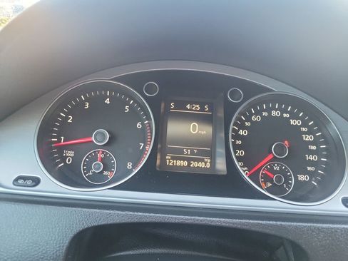 Used 2013 Volkswagen CC Sport image 32