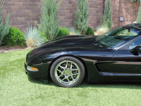 Used 1999 Chevrolet Corvette Coupe w/ Roof Pkg RWD image 29