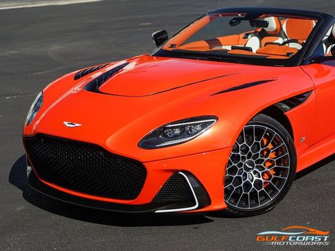 Used 2023 Aston Martin DBS Superleggera Volante RWD image 11