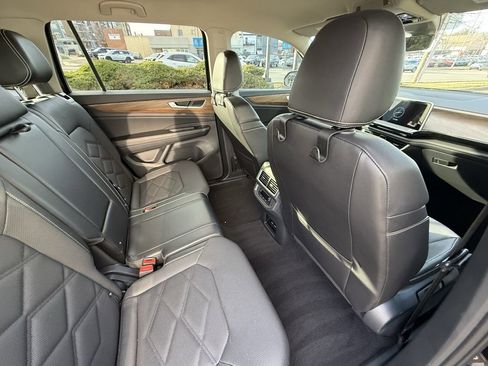 Used 2024 Volkswagen Atlas SE image 38