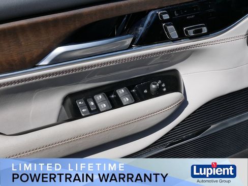Used 2024 Jeep Grand Wagoneer L 4WD image 16