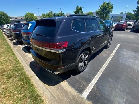 Used 2026 Volkswagen Atlas SE FWD image 4