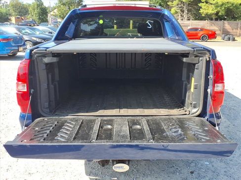 Used 2013 Chevrolet Avalanche LTZ image 13