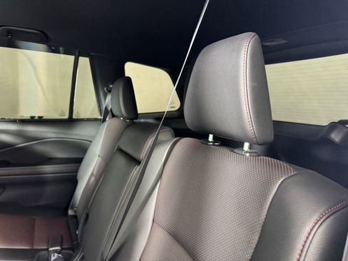 Used 2025 Honda Passport Black Edition image 28