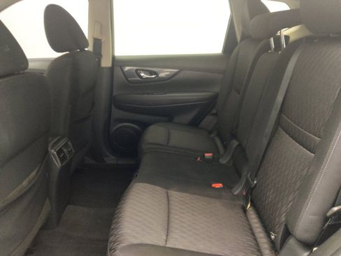 Used 2019 Nissan Rogue SV FWD image 18