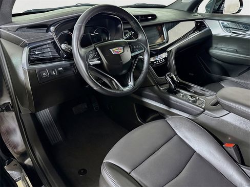 Certified 2025 Cadillac XT6 Premium Luxury image 7