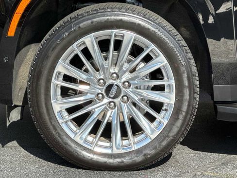 Certified 2025 Cadillac Escalade ESV Premium Luxury image 55