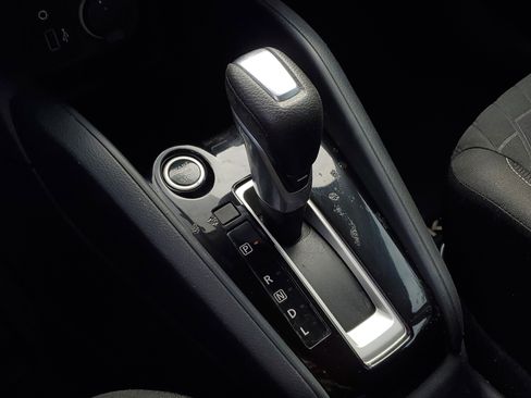 Used 2021 Nissan Kicks S image 8