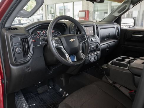 Used 2022 Chevrolet Silverado 1500 Custom w/ Safety Confidence Package RWD image 17
