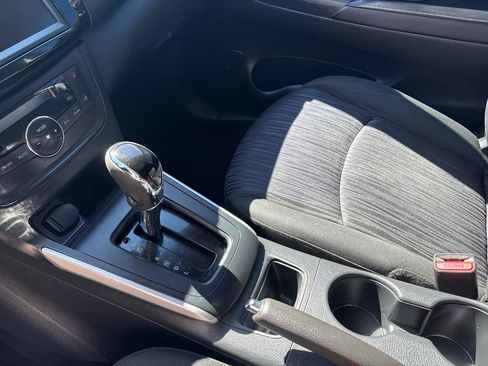 Used 2019 Nissan Sentra SV w/ Special Edition Package FWD image 9