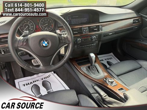 Used 2010 BMW 335i Convertible image 9