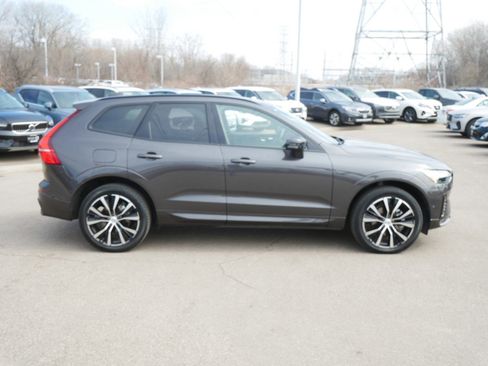 Certified 2025 Volvo XC60 B5 Plus image 8