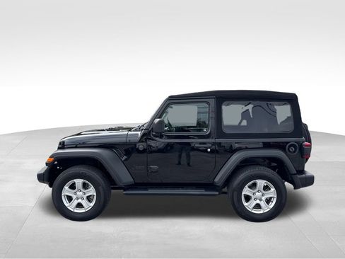 Used 2022 Jeep Wrangler Sport S image 3