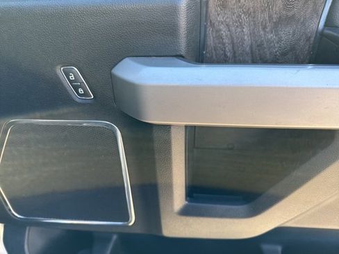 Used 2019 Ford F250 Lariat w/ Lariat Ultimate Package image 15