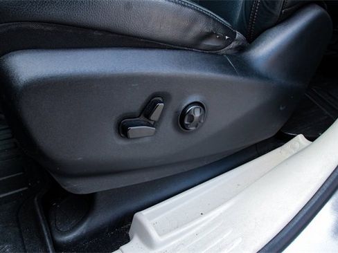 Used 2017 Chrysler Pacifica Touring-L Plus image 14