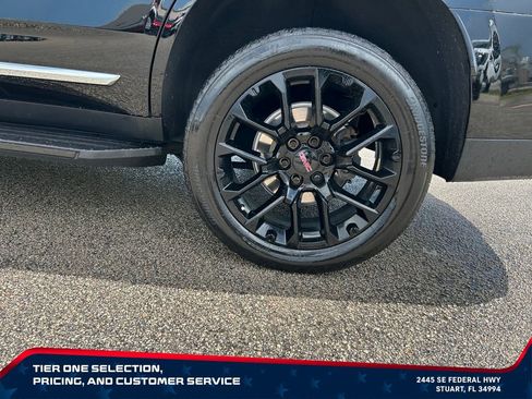 Used 2025 GMC Yukon Elevation AWD/4WD image 9