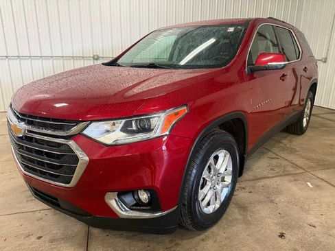 Used 2021 Chevrolet Traverse LT w/ LPO, Floor Liner Package AWD/4WD image 1