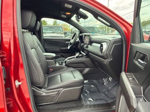 Used 2024 Chevrolet Colorado LT w/ LT Convenience Package III AWD/4WD image 28