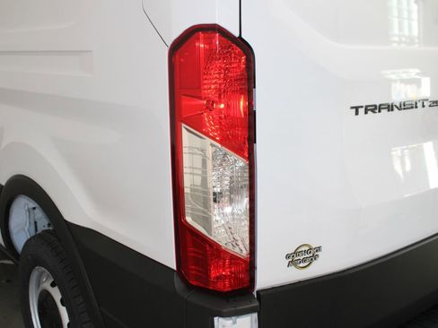 New 2026 Ford Transit 250 148 Medium Roof w/ Load Area Protection Package RWD image 50