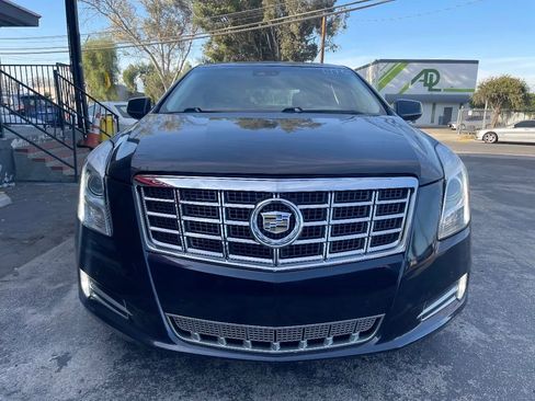 Used 2013 Cadillac XTS Platinum FWD image 2