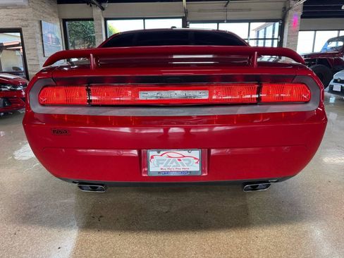 Used 2014 Dodge Challenger R/T RWD image 6