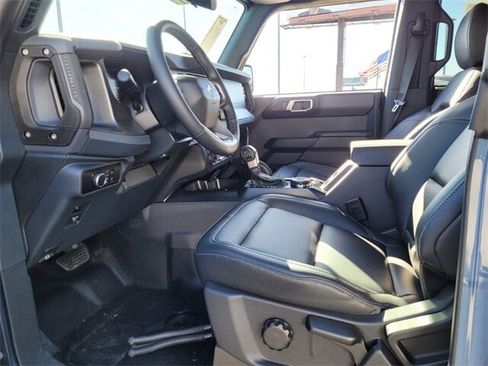 New 2025 Ford Bronco Badlands image 4
